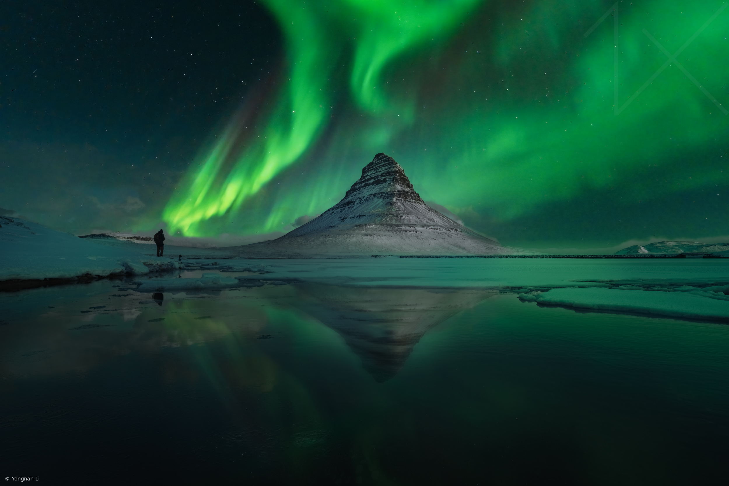 Aurora at Iceland by Yongnan Li （李永男）