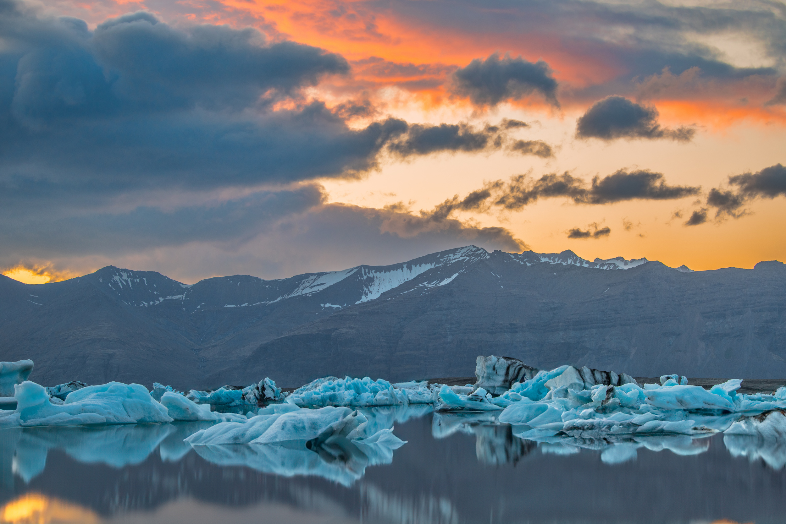 Glacier sunset by Jay Zhu, image size:2500x1668