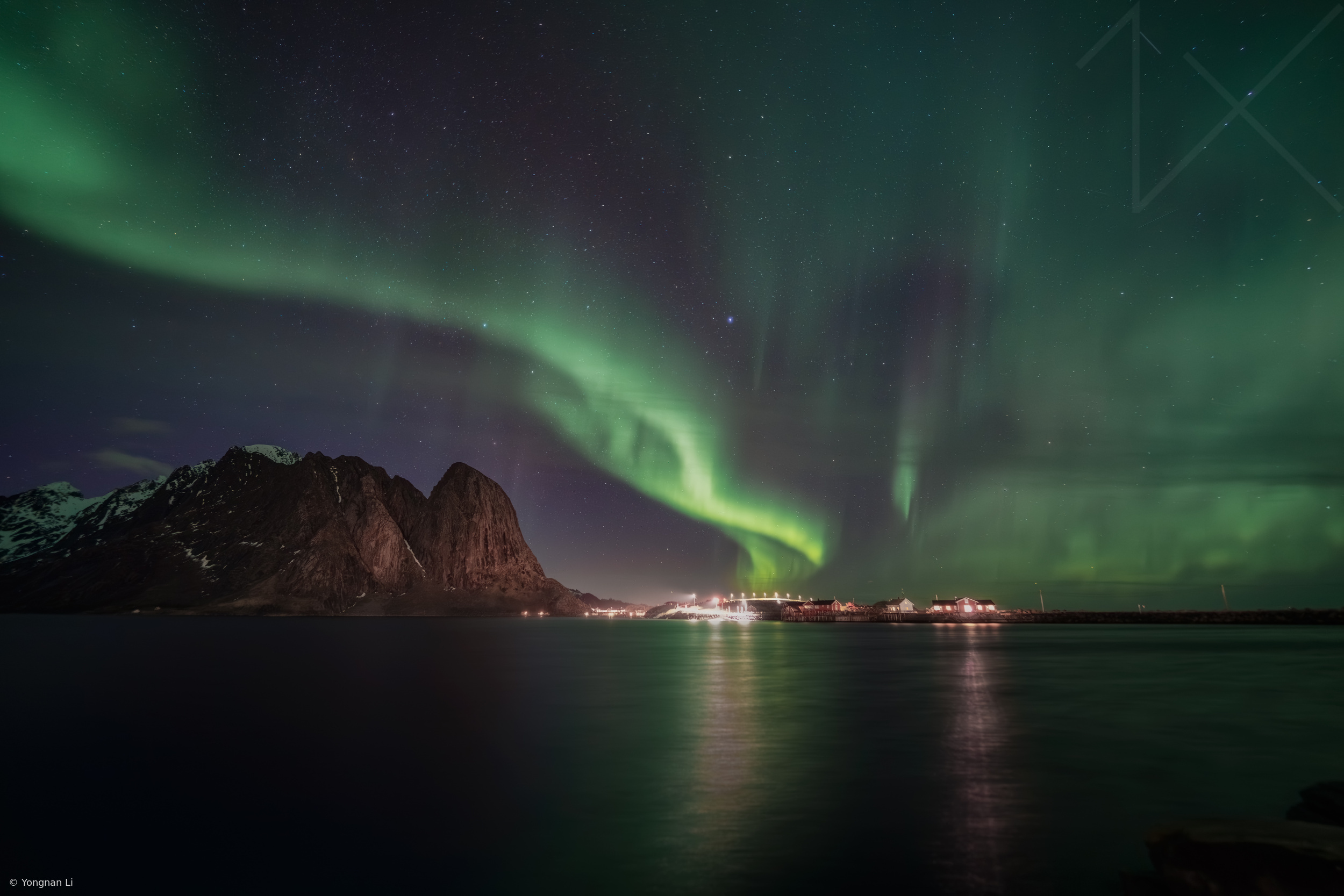 Aurora on The Sea by Yongnan Li （李永男）