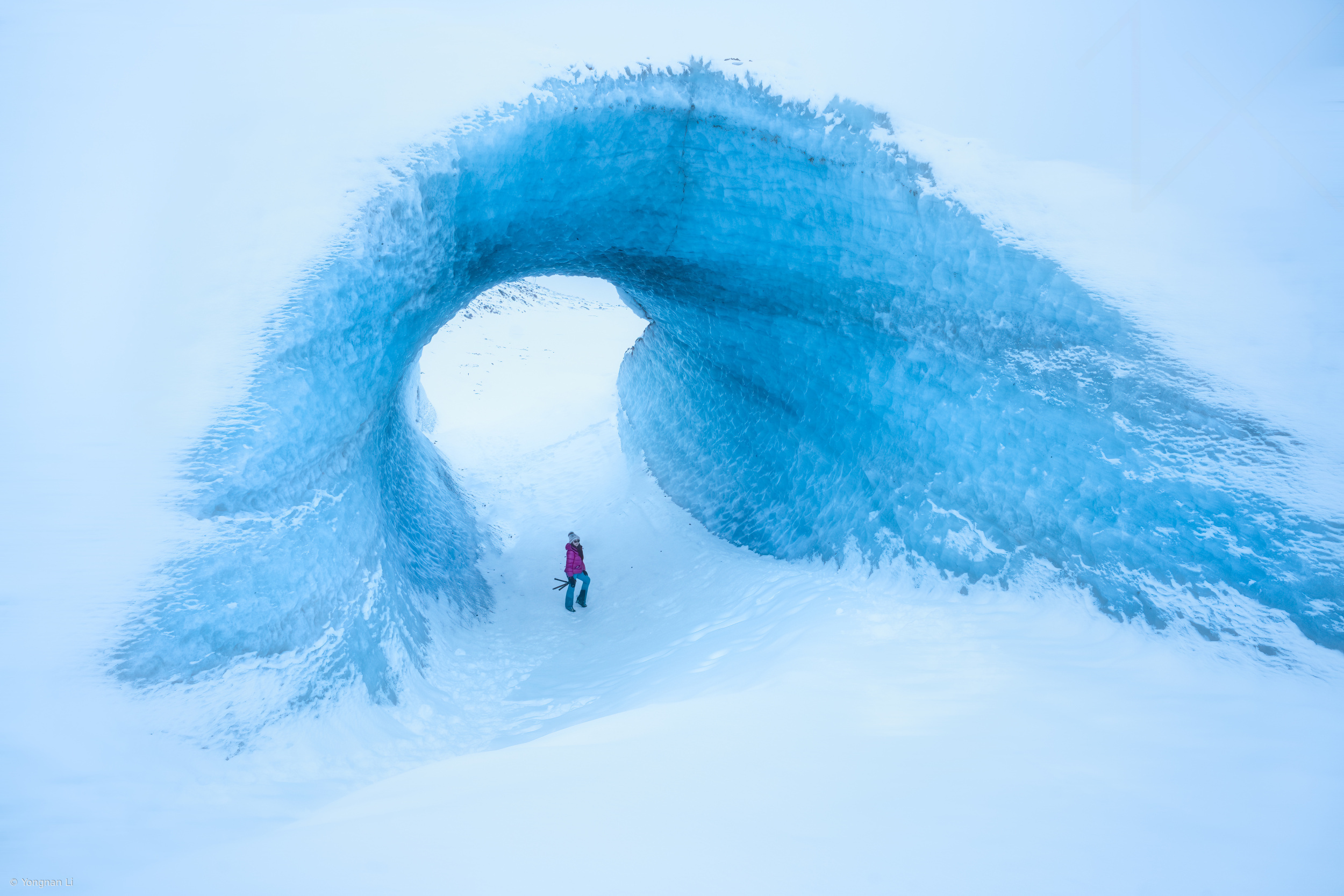 Glacier Cave by Yongnan Li （李永男）