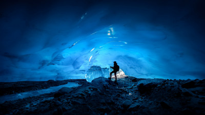 Blue Ice Cave 《蔚蓝冰洞》 by qiye