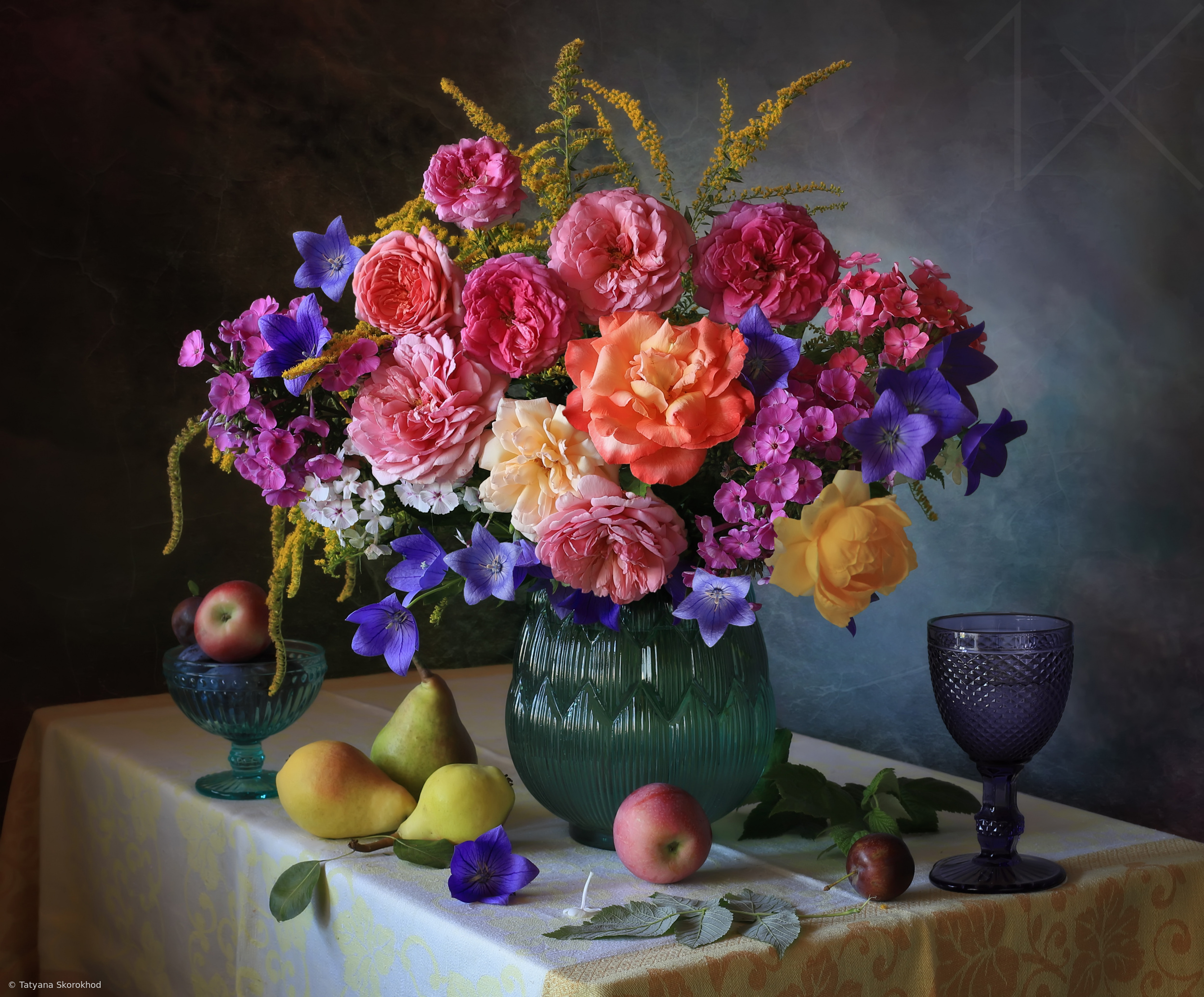 Still life with a bouquet and fruits by Tatyana Skorokhod