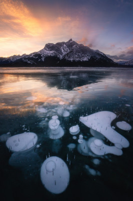 Sunrise of Ice Lake by Yongnan Li （李永男）