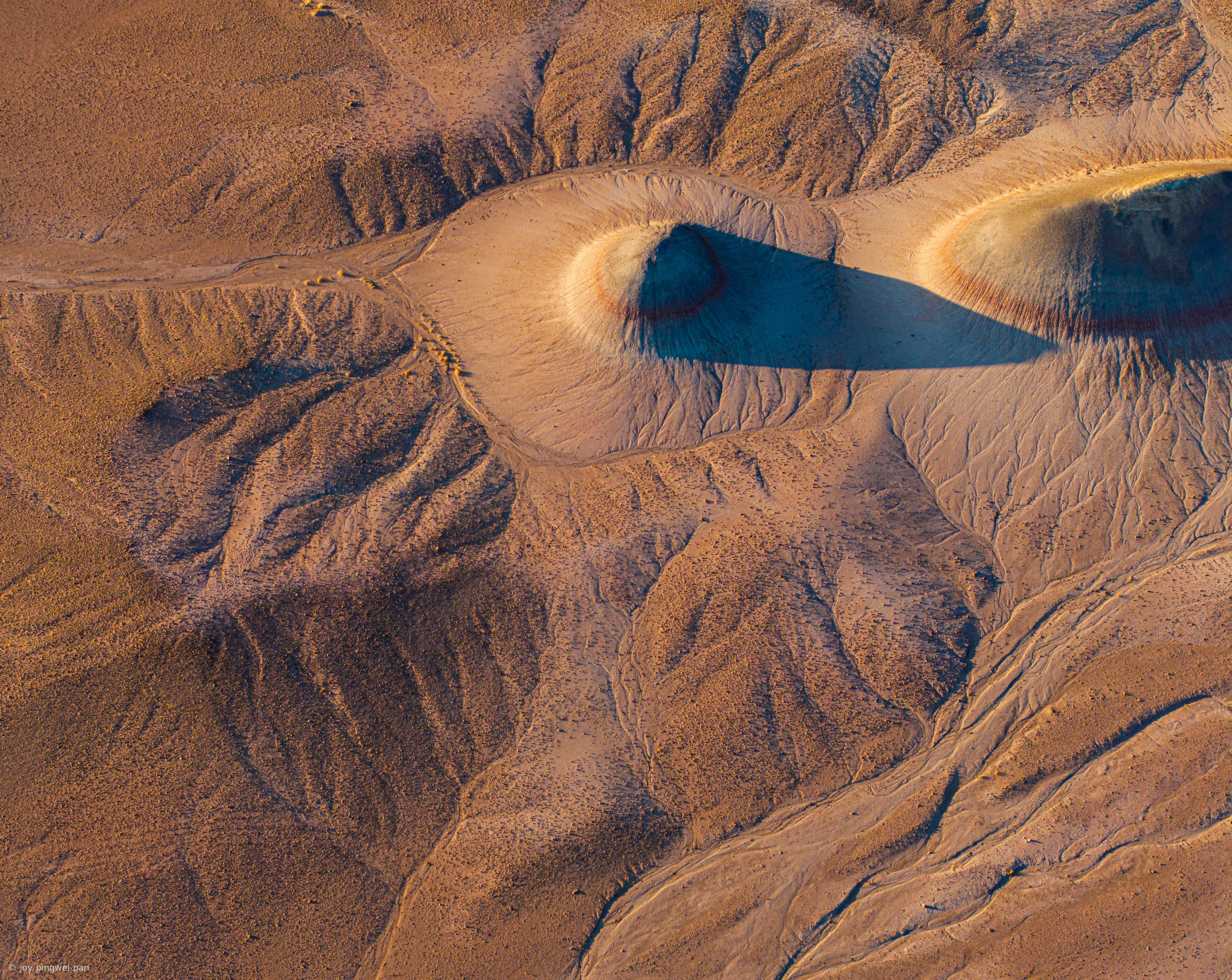 Yalangoch tatuirovkalarning fotosuratlarini koring