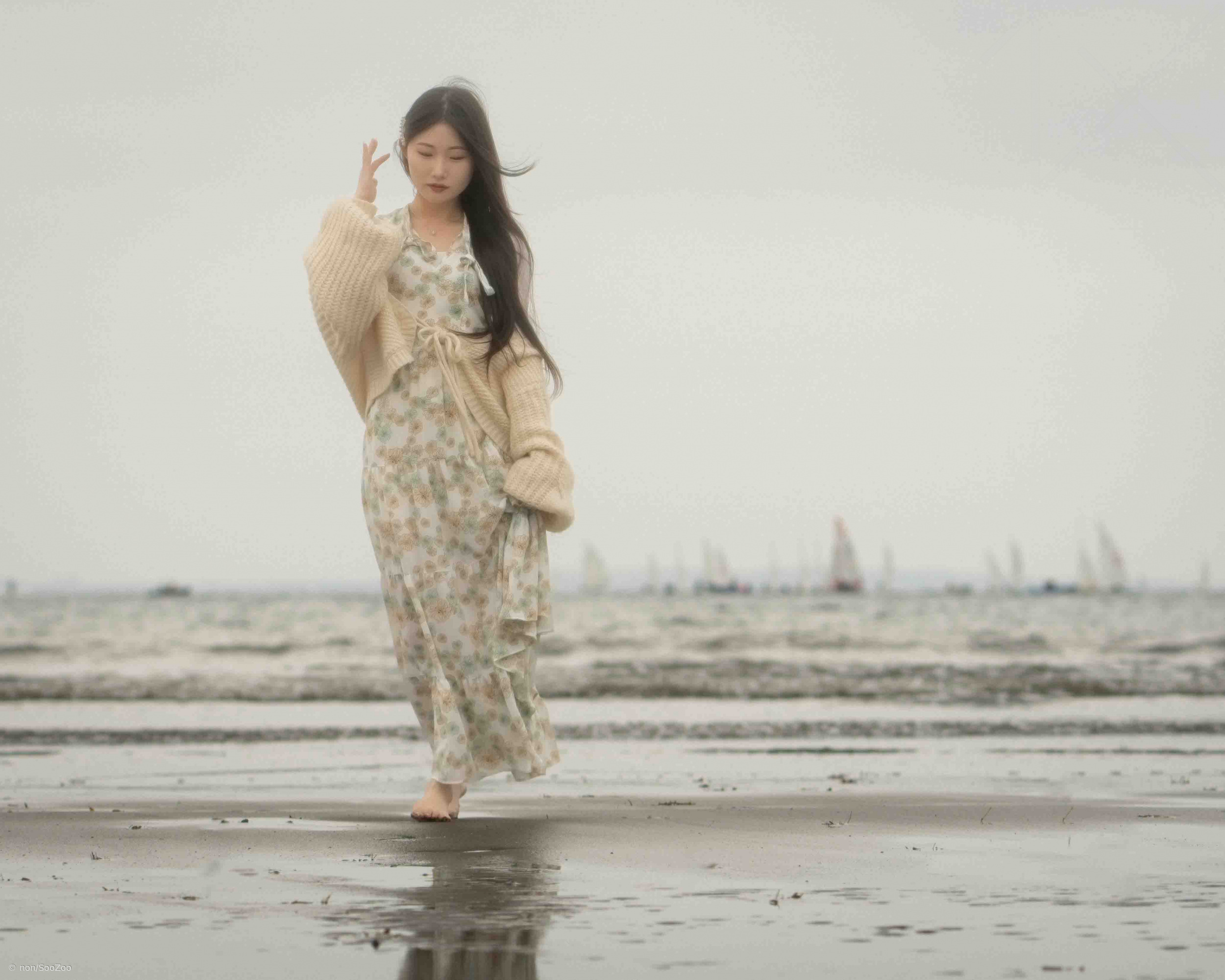 A Walk with the Sea
