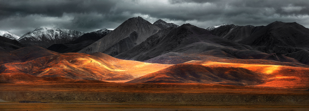 Dramatic Mountain Glow by Selions（陈磊） — canvas wall art