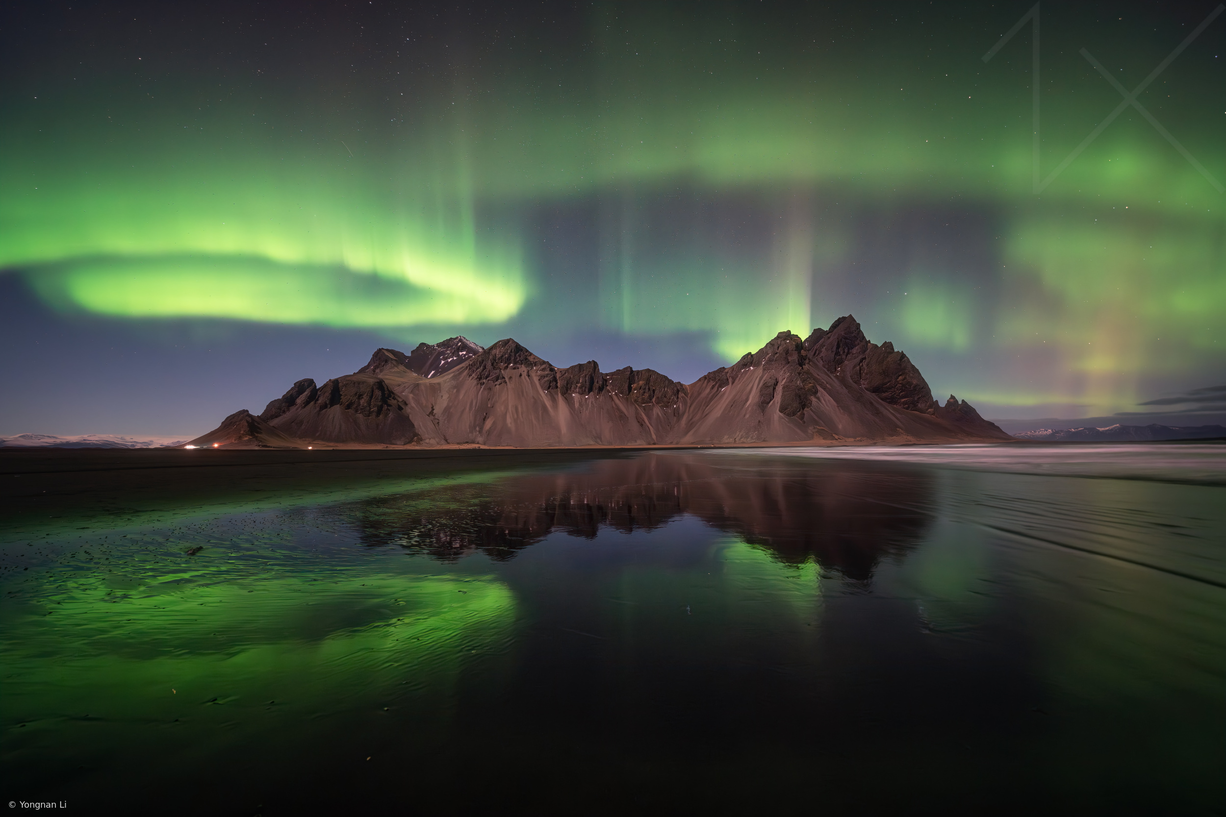 Aurora on Vesterhorn by Yongnan Li （李永男）