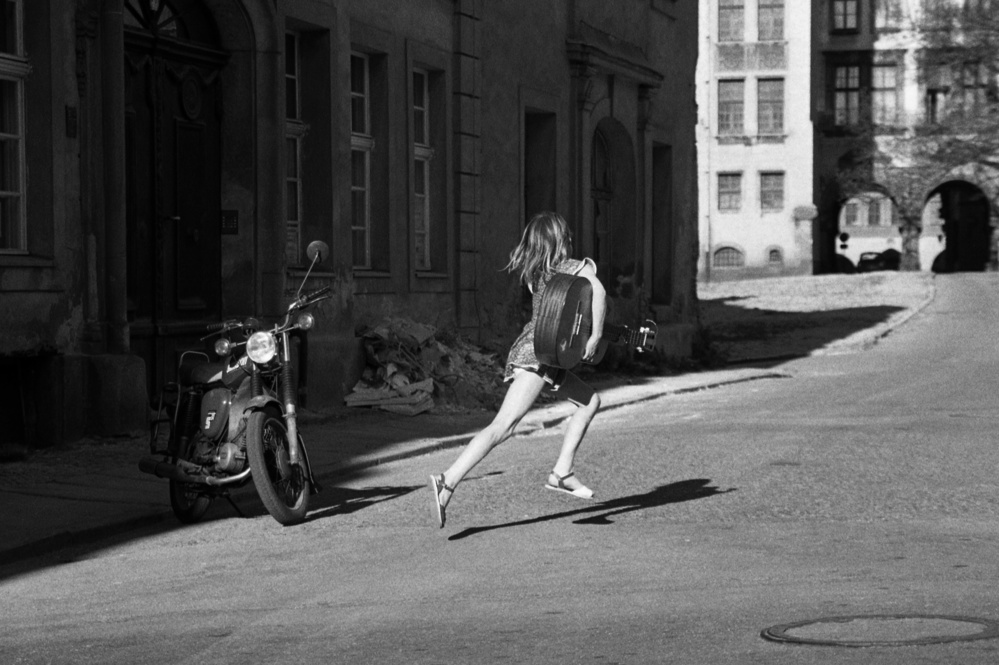 Running City Musician by Dieter Matthes — canvas wall art