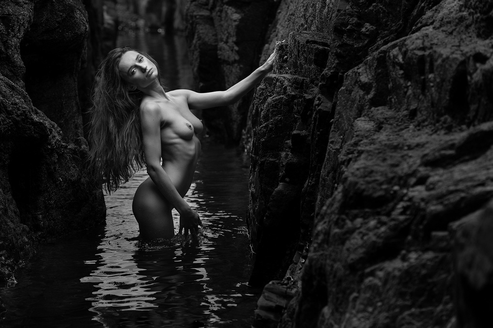 Gloria and the water by Joan Gil Raga — canvas wall art