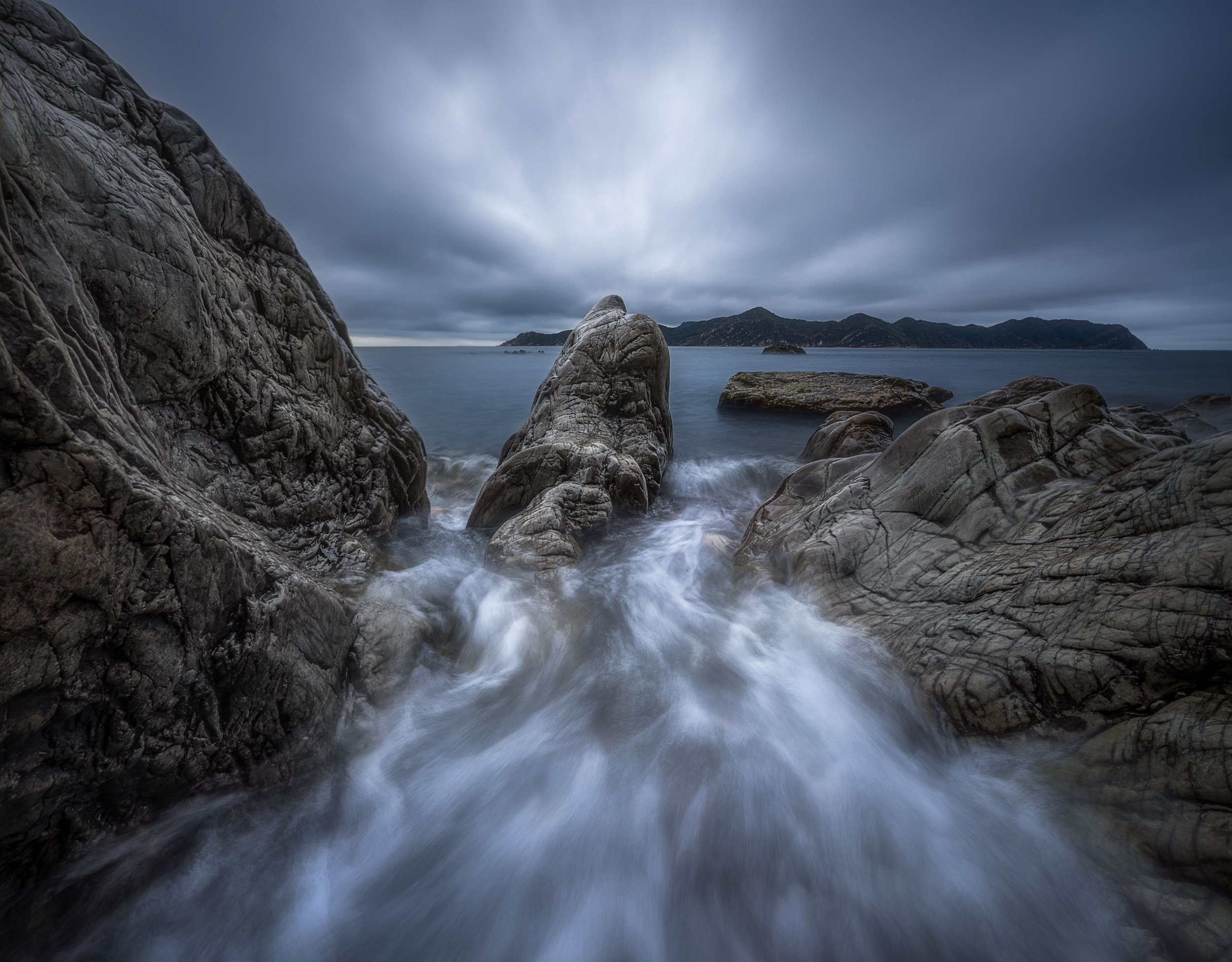 Tidal Gate — Slate‑Blue Calm