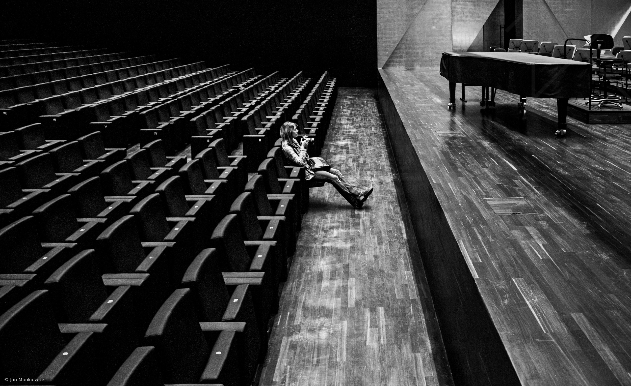 Monkiewicz Czeka na koncert by Jan Monkiewicz