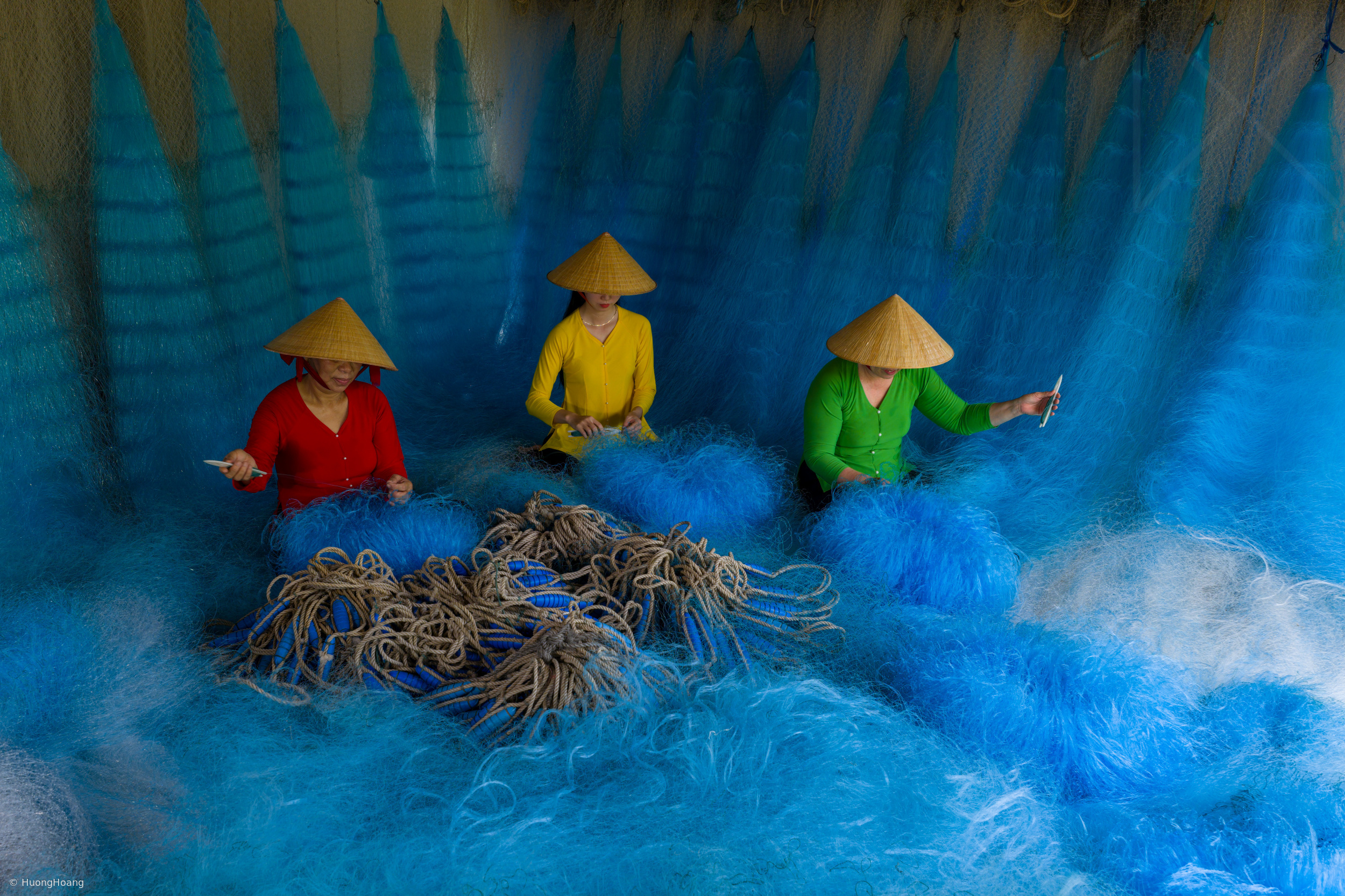 Between Silk and Tide