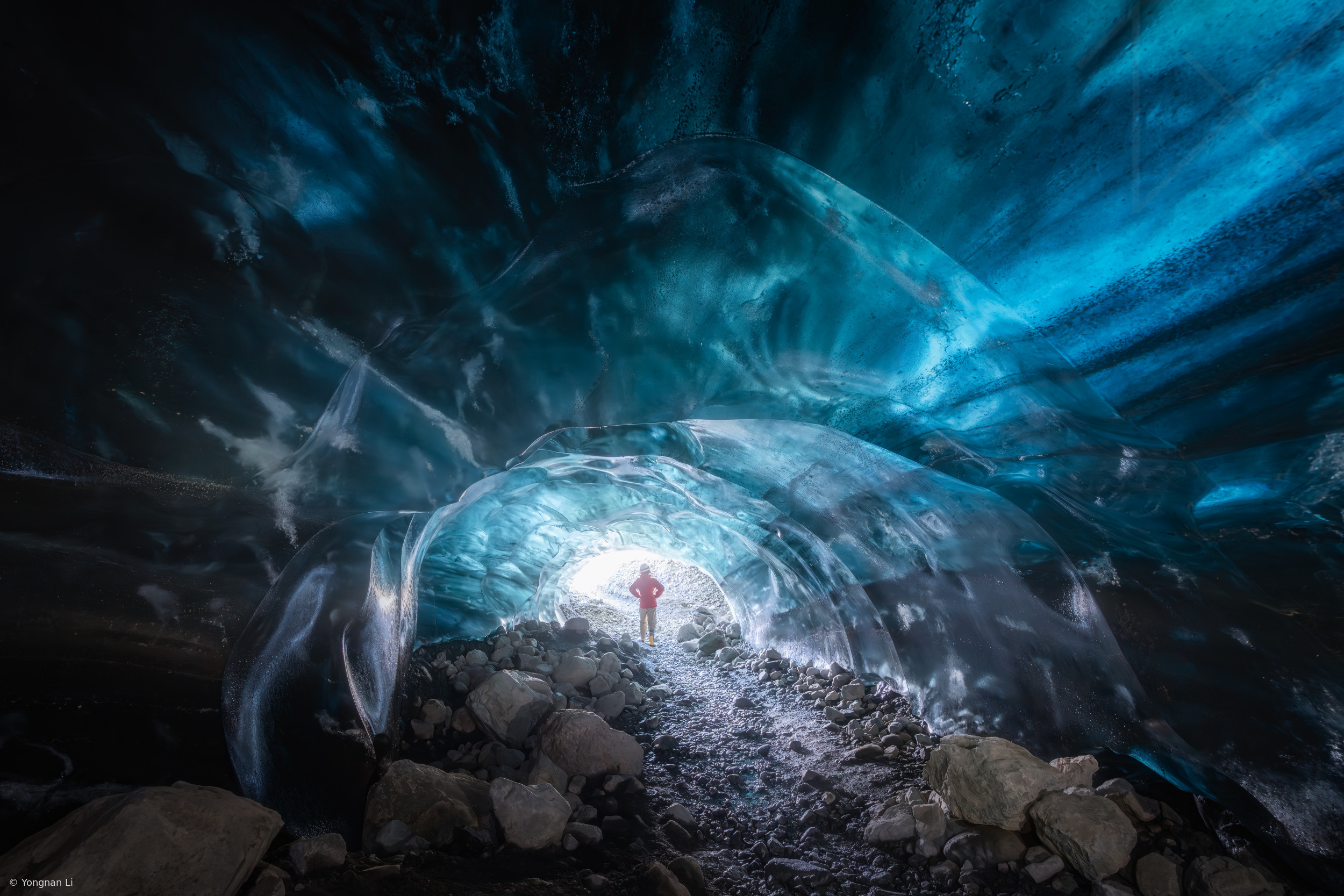 Blue Cave by Yongnan Li （李永男）